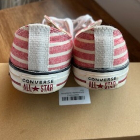 Converse low All-Star Sneakers, gently used Sz 9.5 - Picture 4 of 5